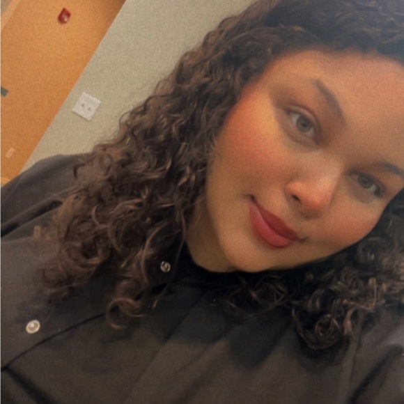 Rayne Rayne - Poshmark Profile Picture of Rayne Rayne (@raynebow423) on Poshmark