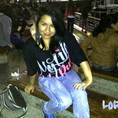 Profile Picture of Lorena Molano (@ZAzuleja) on Twitter