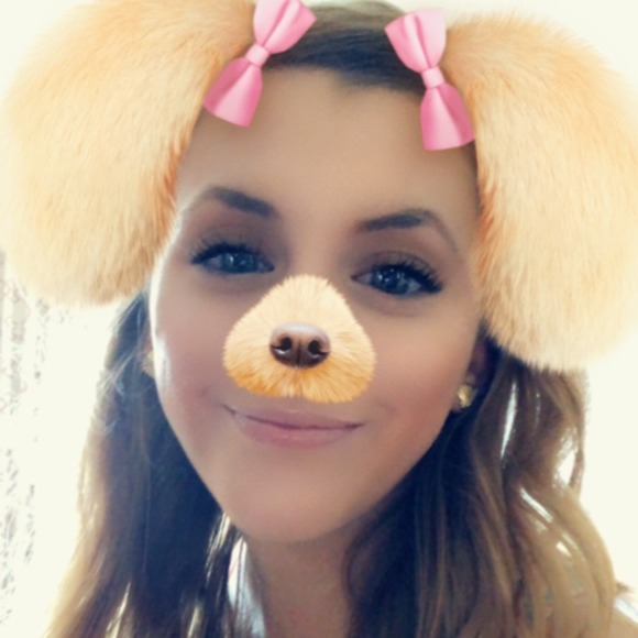 Profile Picture of Alexandra Gales (@camboncouture) on Poshmark
