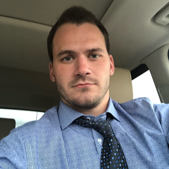 Profile Picture of Derek Tomes (@dtomes) on Poshmark