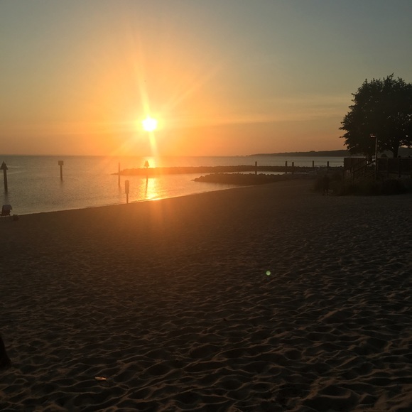 Profile Picture of Genity Blacknell (@genityb) on Poshmark