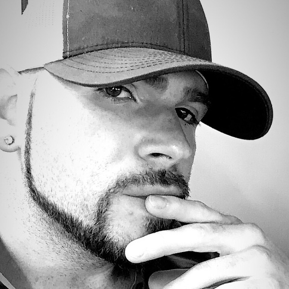 Profile Picture of Nick Follano (@follano) on Poshmark