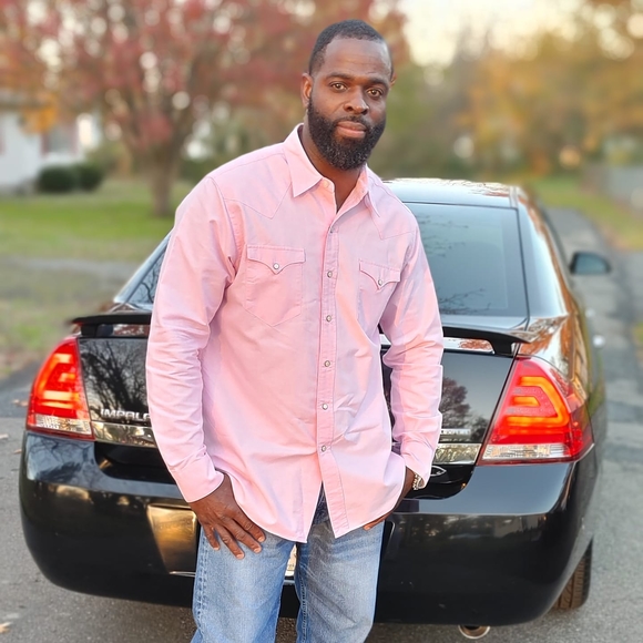 Profile Picture of James Cephas (@jamescephas511) on Poshmark