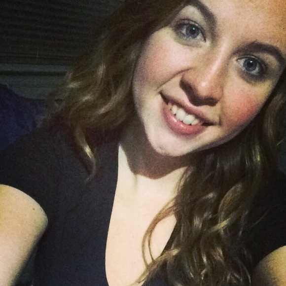 Profile Picture of Brianne Dorney (@brianned123) on Poshmark