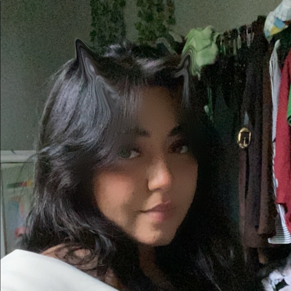 Profile Picture of Brenda Esquivel (@brenda_esquivel) on Poshmark