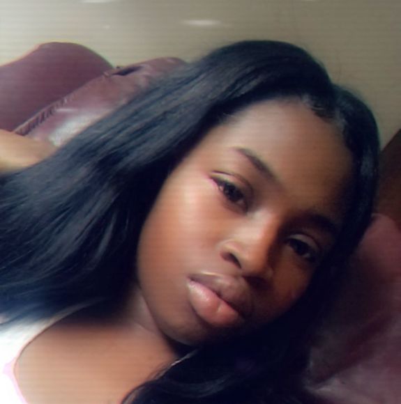 Profile Picture of Shakia Hoosier (@shakiahoosier) on Poshmark