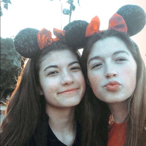 Profile Picture of Kira Roloff (@kira_roloff) on Poshmark