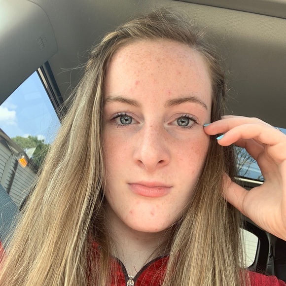 Profile Picture of Cassie Davidson (@cassied11) on Poshmark