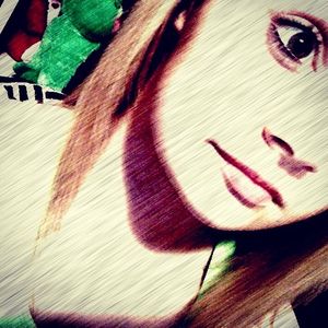 Profile Picture of Hailey Roberts (@___strawberry_kisses___) on Myspace