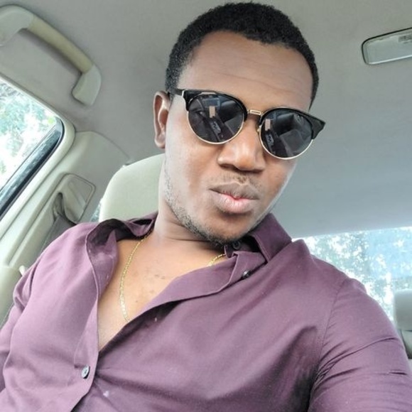 Profile Picture of Fo Morvan (@fomorvan) on Poshmark