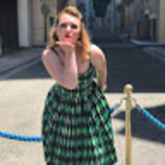 Profile Picture of Kate Fruehling (@theatergirll6) on Poshmark