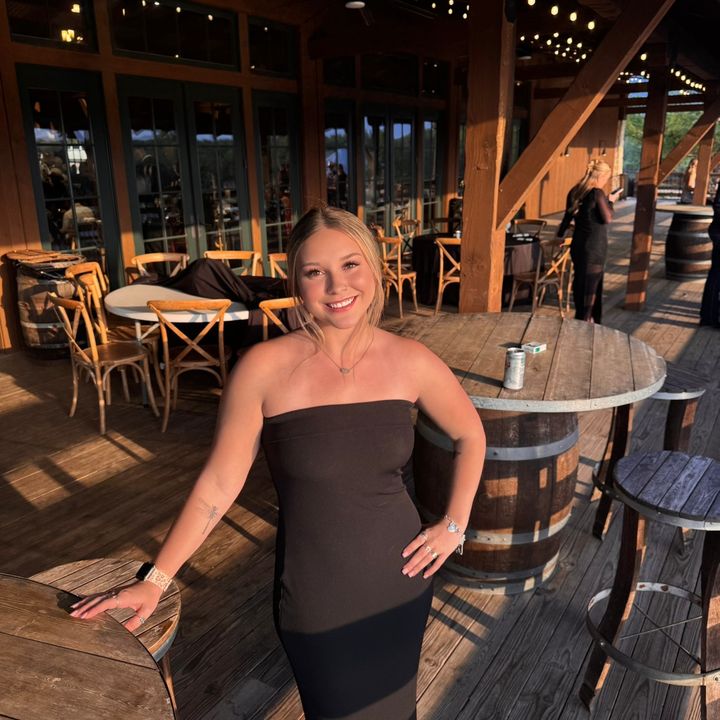 Profile Picture of jenahicks27 (@jenahicks27) on Tiktok