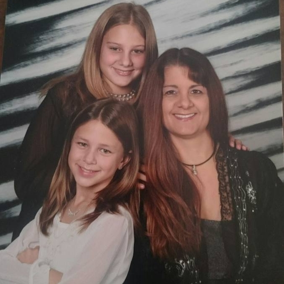 Profile Picture of Renee Britton (@rsaber11) on Poshmark