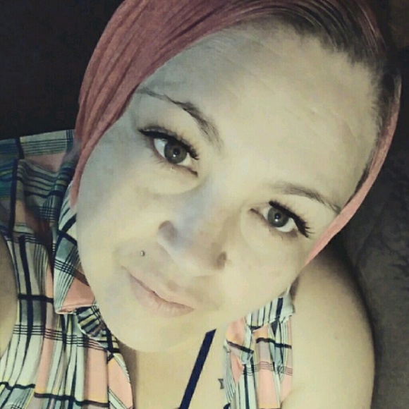 Profile Picture of Tina Montoya (@teenacherry) on Poshmark