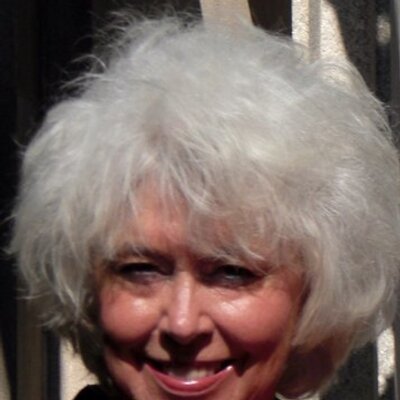 Profile Picture of Dee Martin (@dmartzz) on Twitter