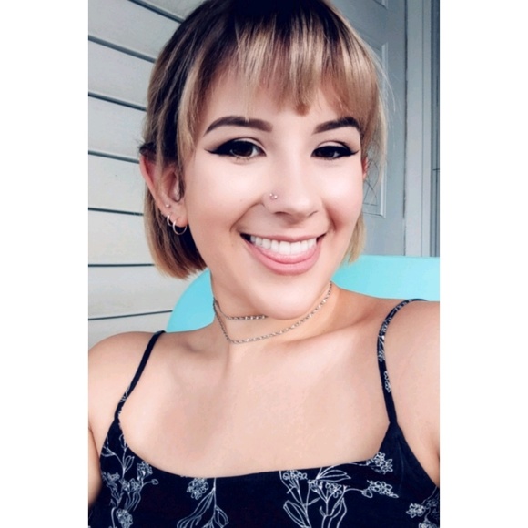 Profile Picture of Madeline Scannell (@m_scannell) on Poshmark