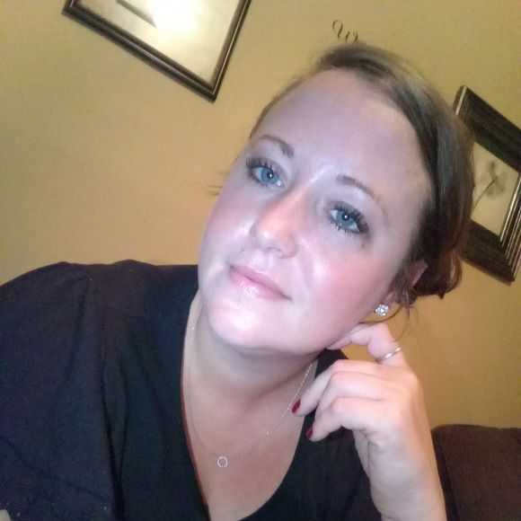 Profile Picture of Brittney Niver (@bniver30) on Poshmark