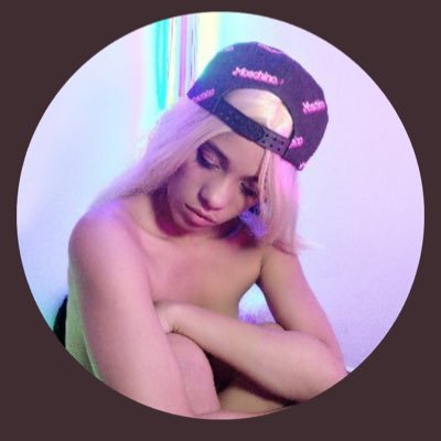 Profile Picture of Claritza Martinez (@ClaritzaMarti19) on Twitter