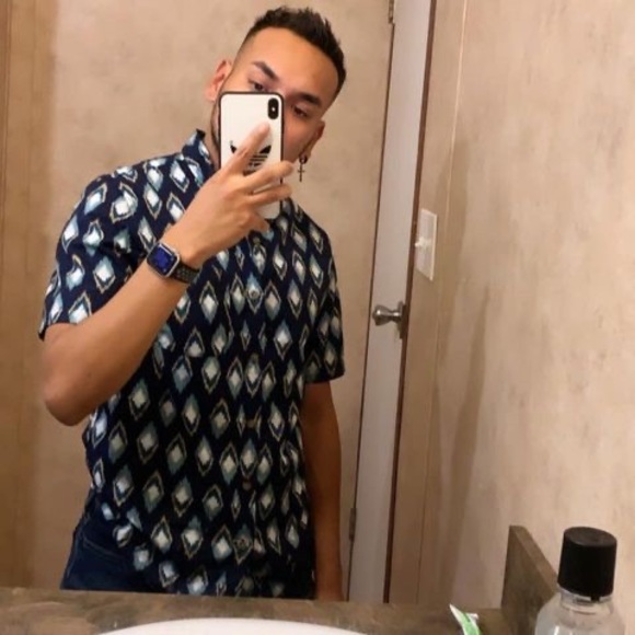 Profile Picture of Antonio Barron (@tono0628) on Poshmark