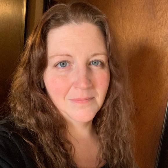 Profile Picture of Shelli Pauley jennings (@lonshell3523) on Poshmark