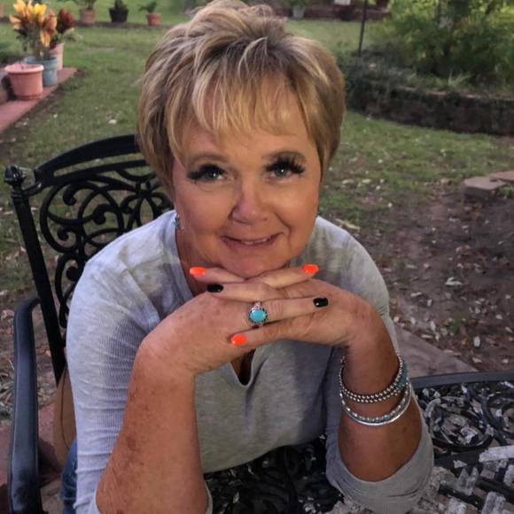 Profile Picture of Paula Sneed (@psneed2000) on Poshmark
