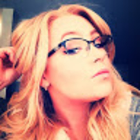 Profile Picture of Rae-ann Stevenson (@rstevenson1359) on Poshmark