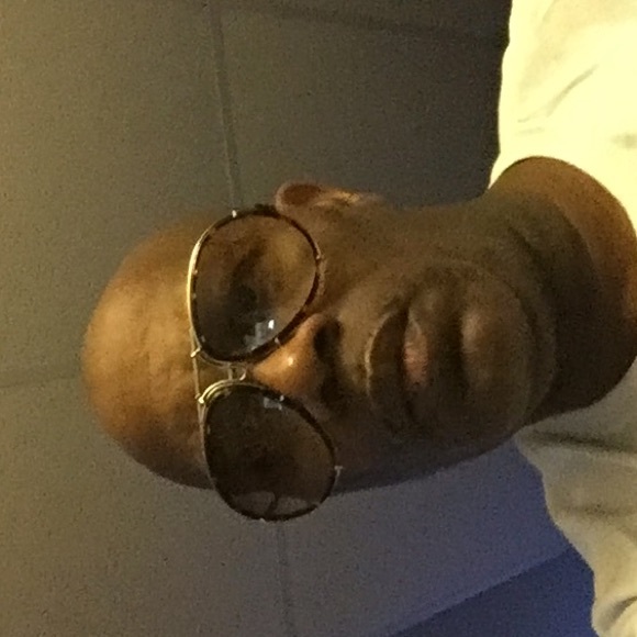 Profile Picture of Alvin Simpson (@alsimp215) on Poshmark
