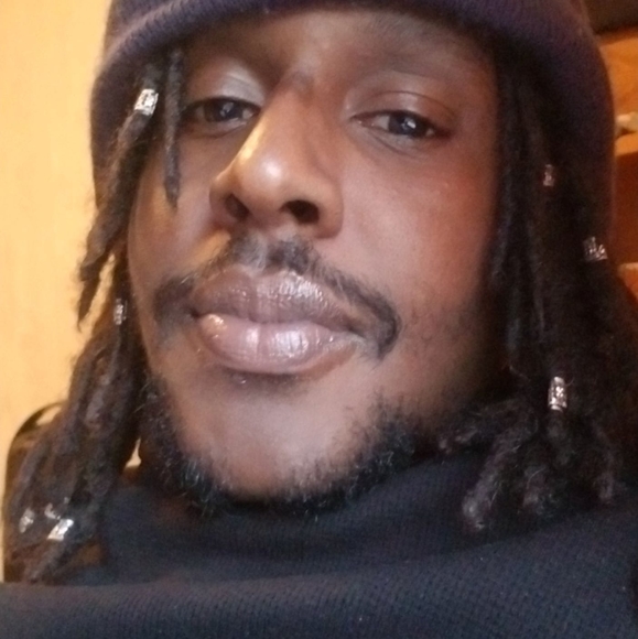 Profile Picture of Michael Hendrix (@mykey123) on Poshmark