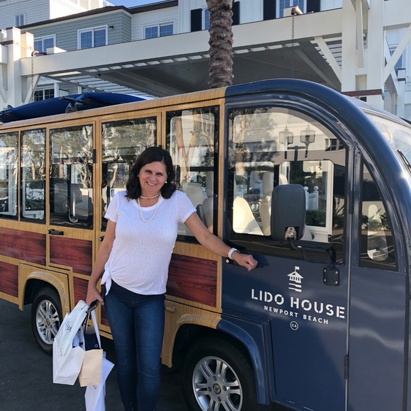 Profile Picture of Kim Wintersteen (@skeumbellas) on Poshmark