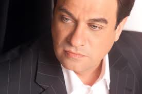 Profile Picture of Tony Vegaon Wikipedia