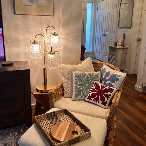 Profile Picture of Jasminn Harcus (@hawaiigirl23) on Poshmark