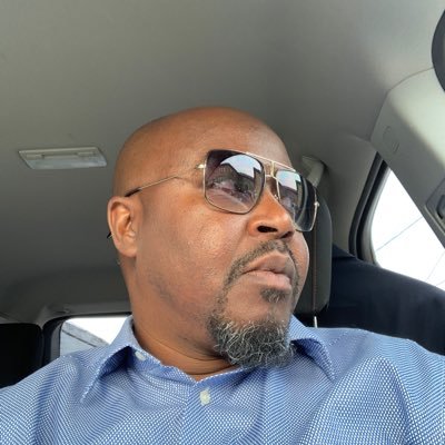 Profile Picture of El Drake M. Smith (@mrunique42) on Twitter