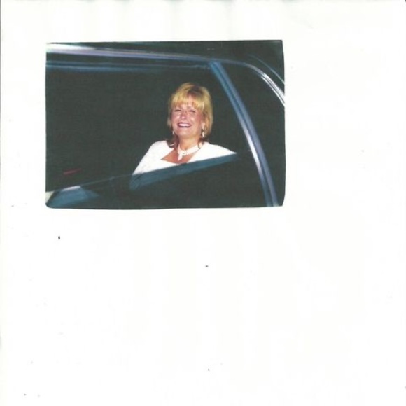 Profile Picture of Debbie Cromwell (@chamdeb) on Poshmark