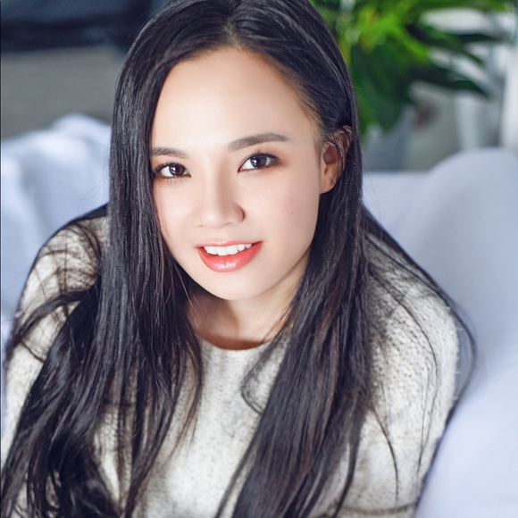 Profile Picture of Cindy Xiao (@cybxiao) on Poshmark