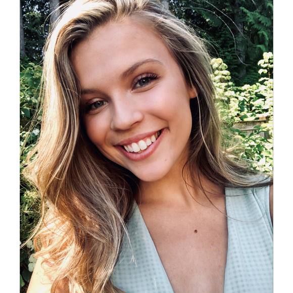 Profile Picture of Tellis Aucoin (@aucoi101) on Poshmark