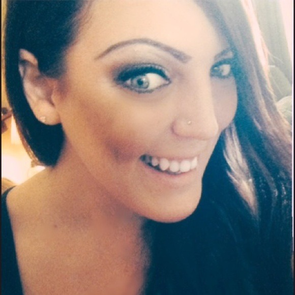 Profile Picture of Angie Tinsman (@anji54) on Poshmark