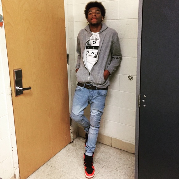 Profile Picture of Brice Andrews (@pleigha__) on Poshmark