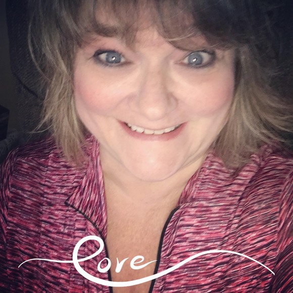 Profile Photo of Connie Burns (@cjb1968) on Poshmark