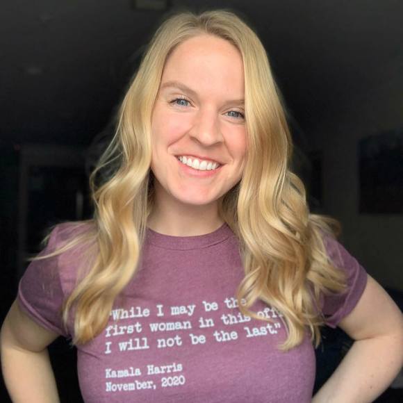 Profile Picture of Mary Westlund (@mgwestlund) on Poshmark