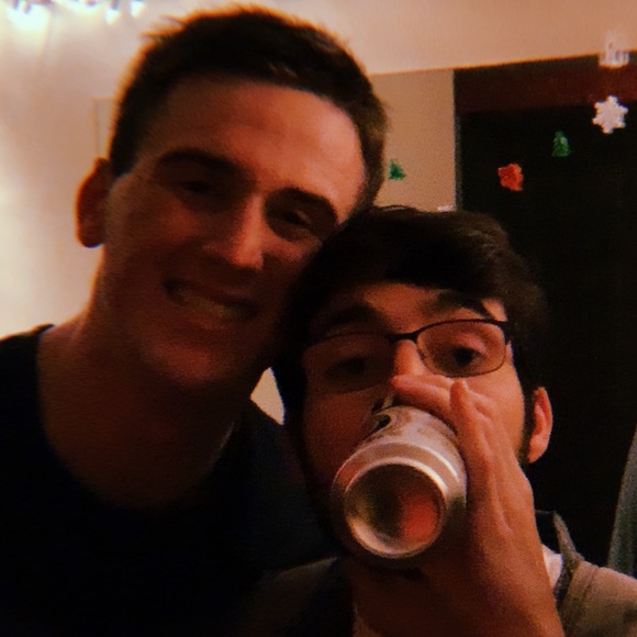 Profile Picture of Greyso Ciesluk (@gciesluk) on Poshmark