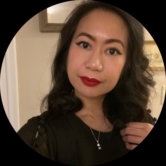 Adrienne Alcoba - Poshmark Profile Picture of Adrienne Alcoba (@apapermoon) on Poshmark