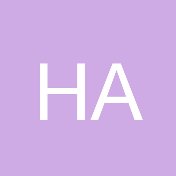 Profile Picture of Haley Albertson (@halesalby) on Poshmark
