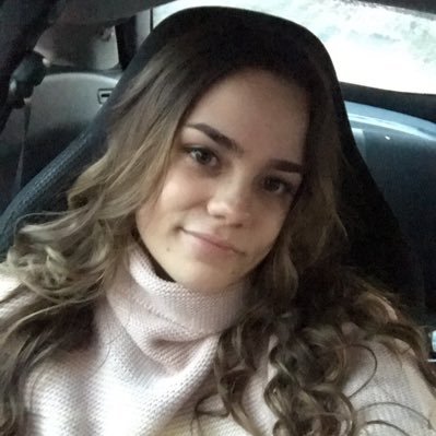 Profile Picture of Emily Barron (@MFAMbaroni) on Twitter