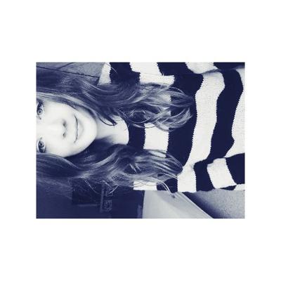 Profile Picture of Vivian Schneider (@__vivianxoo___) on Twitter
