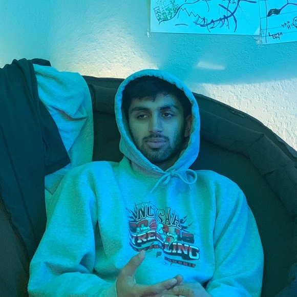 Profile Picture of Neil Tharwani (@ntharwani) on Poshmark