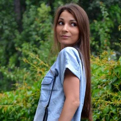 Profile Picture of Julia Anders (@feel9010) on Twitter