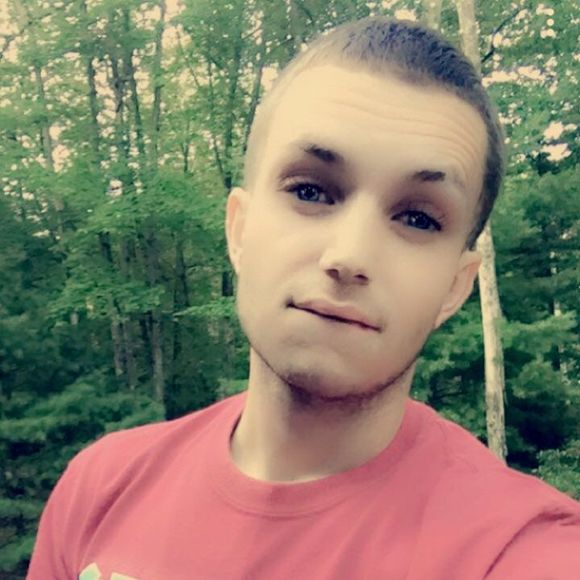 Profile Picture of Bobby Link (@bobbylink) on Poshmark