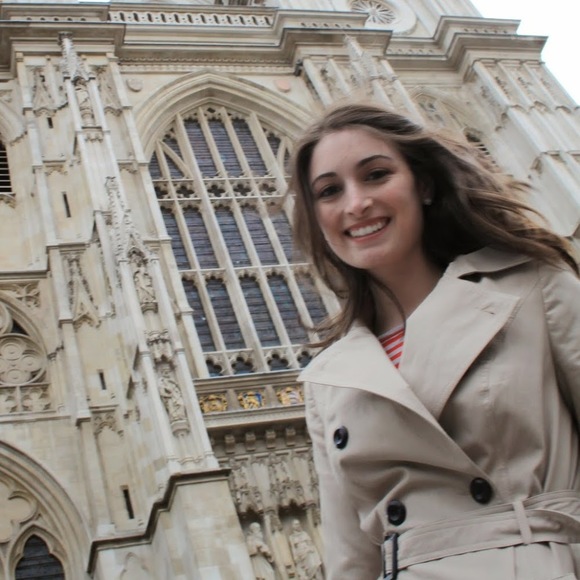 Profile Picture of Michelle Millikin (@minkaroux) on Poshmark