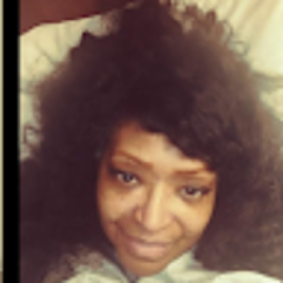 Profile Picture of Carla Singleton (@crsbizlady1) on Poshmark