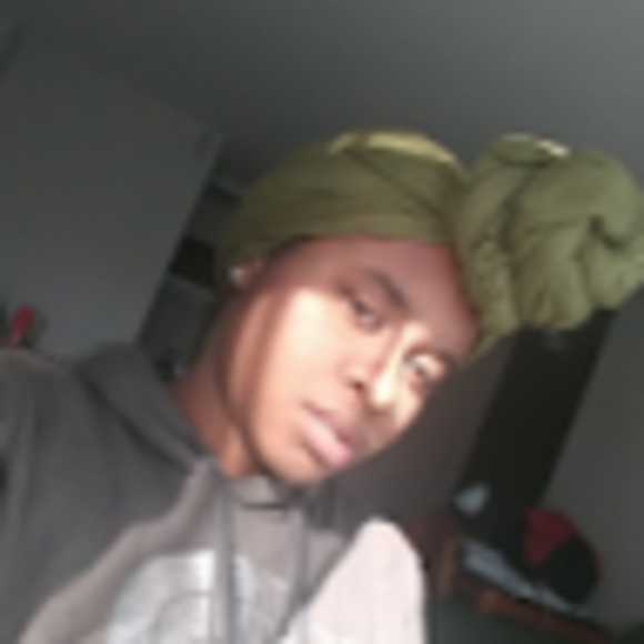 Profile Picture of Chelsea Okafor (@chelsea_okafor) on Poshmark